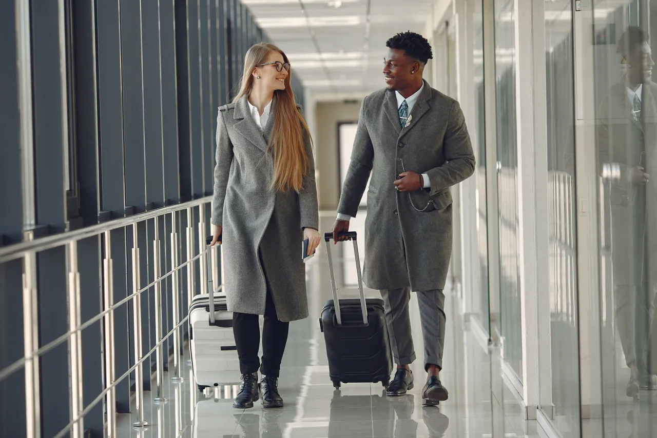 business-people-talking